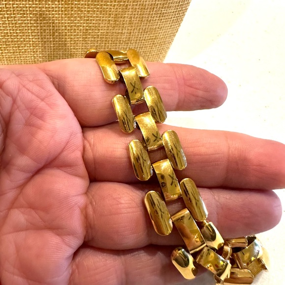 Vintage Gold Tone Collar Chain Statement Necklace, flat lay - Picture 8 of 11